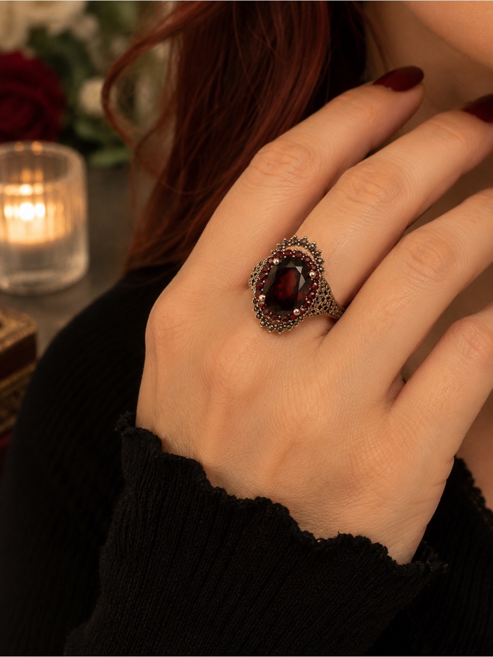 Vintage-Inspired Garnet Oval Cocktail Ring - Deep Red